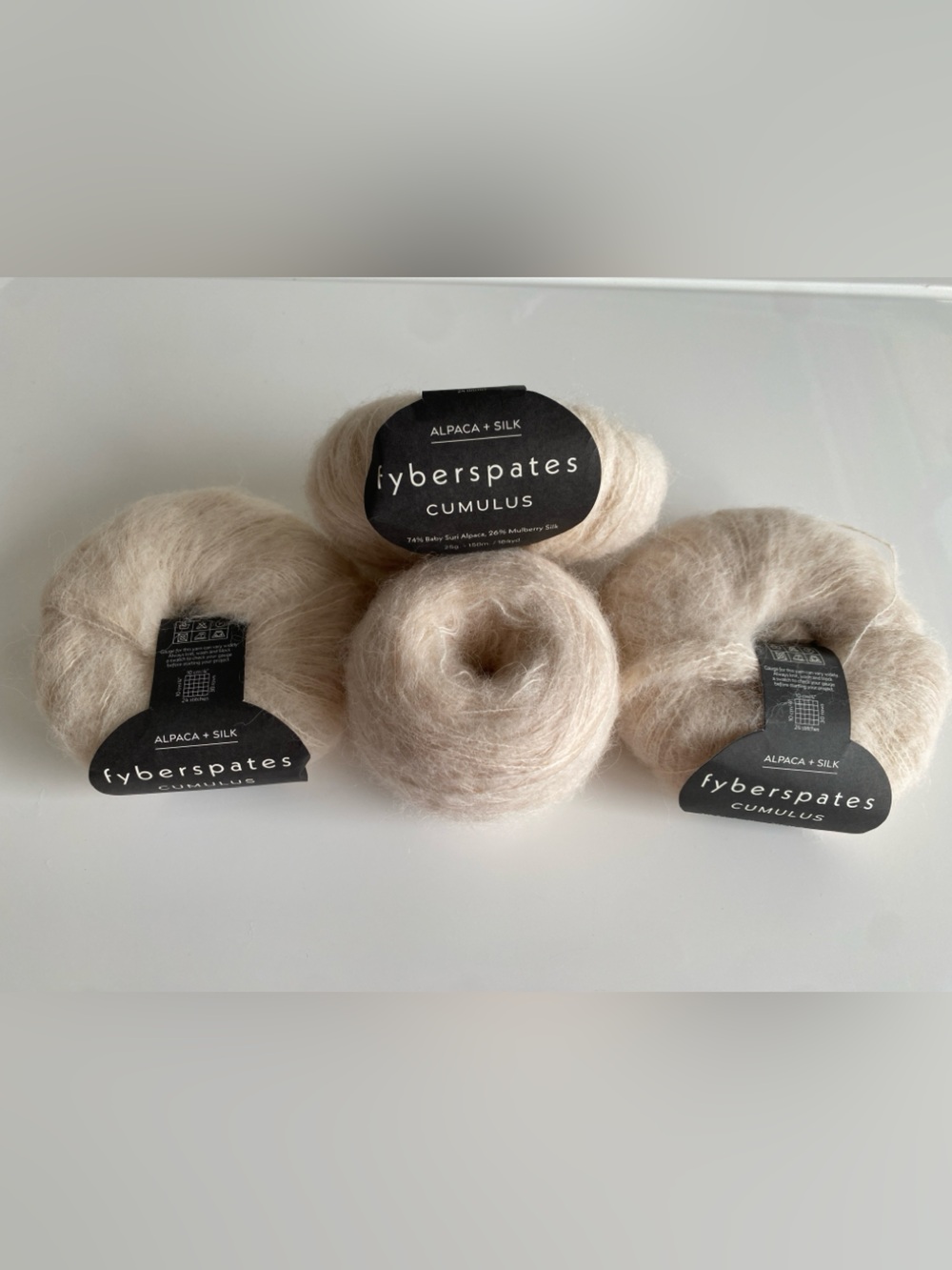 Fyberspates Cumulus Baby Suri Alpaca + Silk Yarn - Soft Natural Beige 3 skiens